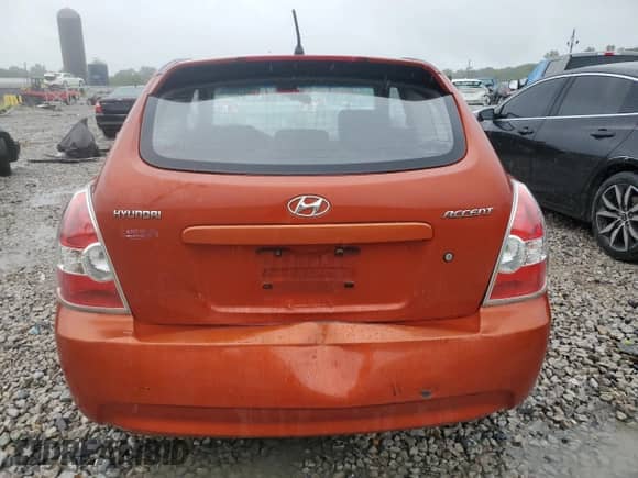 2007 Hyundai Accent GS z VIN KMHCM36C17U032099, wystawiony jako Copart lot #73319964 z przebiegiem 341 502 mil mil oraz Szkoda całkowita • Salvage title. Historia ofert i sprzedaży dostępna na DreamBid. Obrazek 6.