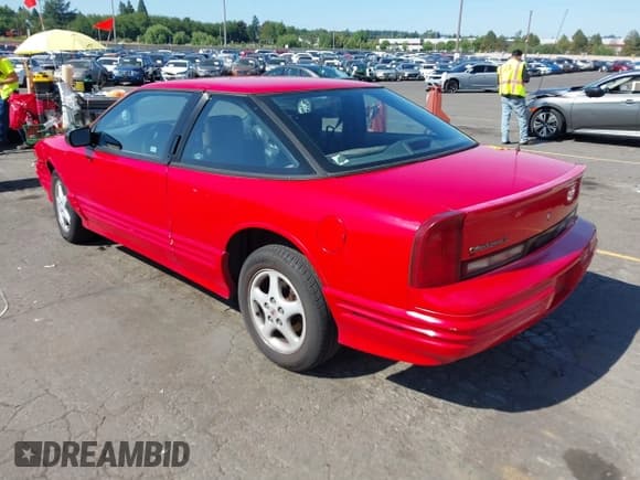 ✅ 1997 Oldsmobile Cutlass Supreme S • VIN: 1G3WH12M8VF332300 • Лот: 42703774. Опубликован ранее на IAAI с пробегом 124 249 миль. Бесплатный доступ к архиву аукционных продаж из США и подробный отчёт об истории автомобиля на DreamBid. Изображение 3.