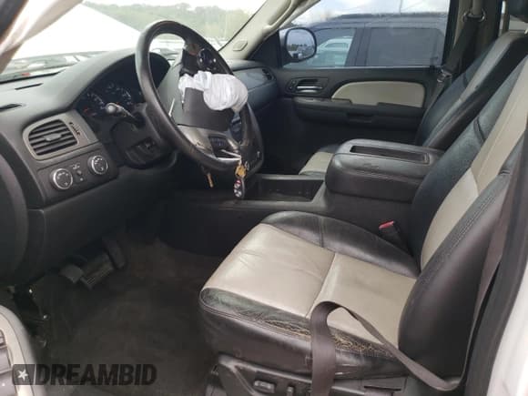 ✅ 2008 Chevrolet Suburban LTZ • VIN: 3GNFK16378G269056 • Lot: 69138044. Wystawiony na Copart z przebiegiem 329 083 mil. Bezpłatny archiwum sprzedaży aukcyjnych z USA i szczegółowy raport historii pojazdu na DreamBid. Zdjęcie 7.