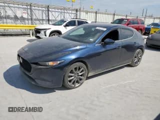 ✅ 2020 Mazda 3 Preferred • VIN: JM1BPAMM0L1161082 • Лот: 84631145. Опубликован ранее на Copart с пробегом 97 942 миль. Бесплатный доступ к архиву аукционных продаж из США и подробный отчёт об истории автомобиля на DreamBid. Изображение 1.