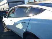 ✅ 2022 Tesla Model Y Long Range • VIN: 7SAYGDEE0NF506224 • Lot: 43551820. Listed on IAAI with 33,368 mi. Free auction sales archive from the USA and detailed vehicle history report at DreamBid. Image 15.