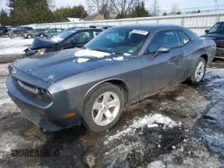 ✅ 2011 Dodge Challenger • VIN: 2B3CJ4DG8BH560079 • Lot: 42567045. Wystawiony na Copart z przebiegiem 105 309 mil. Bezpłatny archiwum sprzedaży aukcyjnych z USA i szczegółowy raport historii pojazdu na DreamBid. Zdjęcie 1.