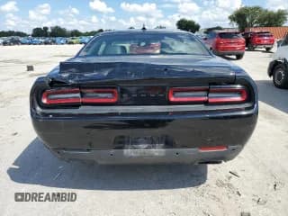 ✅ 2022 Dodge Challenger R/T • VIN: 2C3CDZBT7NH242692 • Lot: 73968374. Wystawiony na Copart z przebiegiem 35 637 mil. Bezpłatny archiwum sprzedaży aukcyjnych z USA i szczegółowy raport historii pojazdu na DreamBid. Zdjęcie 6.