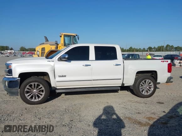 ✅ 2018 Chevrolet Silverado 1500 LTZ • VIN: 3GCUKSEJ5JG145427 • Lot: 43350615. Wystawiony na IAAI z przebiegiem 233 623 mil. Bezpłatny archiwum sprzedaży aukcyjnych z USA i szczegółowy raport historii pojazdu na DreamBid. Zdjęcie 14.