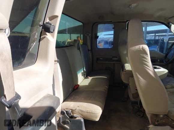 ✅ 2008 Ford F-250 XL • VIN: 1FTSX20R08EA52497 • Lot: 43560266. Listed on IAAI with 300,539 mi. Free auction sales archive from the USA and detailed vehicle history report at DreamBid. Image 7.