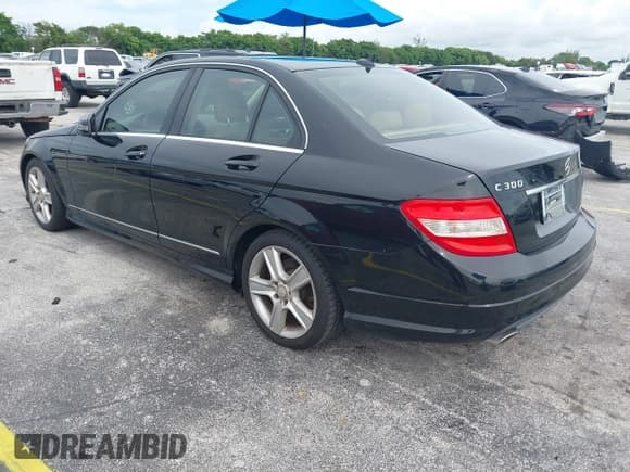 ✅ 2010 Mercedes-Benz C 300 Sport • VIN: WDDGF5EB1AR113687 • Lot: 43150030. Listed on IAAI with 85,963 mi. Free auction sales archive from the USA and detailed vehicle history report at DreamBid. Image 3.