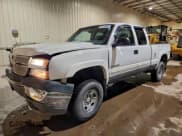 ✅ 2005 Chevrolet Silverado 2500HD LS • VIN: 1GCHK29U45E311987 • Lot: 93718665. Wystawiony na Copart z przebiegiem 256 364 mil. Bezpłatny archiwum sprzedaży aukcyjnych z USA i szczegółowy raport historii pojazdu na DreamBid. Zdjęcie 1.