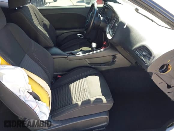 ✅ 2020 Dodge Challenger SXT • VIN: 2C3CDZAG1LH112893 • Lot: 43095838. Wystawiony na IAAI z przebiegiem 87 771 mil. Bezpłatny archiwum sprzedaży aukcyjnych z USA i szczegółowy raport historii pojazdu na DreamBid. Zdjęcie 5.