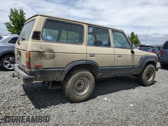 ✅ 1984 Toyota Land Cruiser • VIN: JT3FJ60G7E0088726 • Lot: 62748635. Listed on Copart with 228,436 mi. Free auction sales archive from the USA and detailed vehicle history report at DreamBid. Image 3.