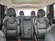 ✅ 2019 Volvo XC90 Momentum • VIN: YV4A22PKXK1452968 • Lot: 82391075. Wystawiony na Copart z przebiegiem 75 468 mil. Bezpłatny archiwum sprzedaży aukcyjnych z USA i szczegółowy raport historii pojazdu na DreamBid. Zdjęcie 10.