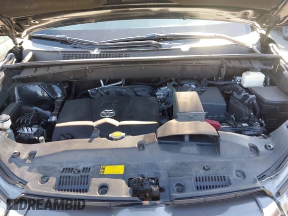 ✅ 2017 Toyota Highlander Limited Platinum • VIN: 5TDDZRFHXHS457335 • Lot: 43587831. Listed on IAAI with 94,480 mi. Free auction sales archive from the USA and detailed vehicle history report at DreamBid. Image 10.