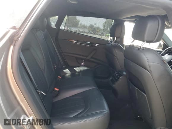 ✅ 2022 Maserati Quattroporte Modena • VIN: ZAM56YPM8N1388443 • Lot: 60288015. Wystawiony na Copart z przebiegiem 29 312 mil. Bezpłatny archiwum sprzedaży aukcyjnych z USA i szczegółowy raport historii pojazdu na DreamBid. Zdjęcie 10.