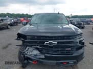 ✅ 2020 Chevrolet Silverado 1500 LT Trail Boss • VIN: 1GCPYFED6LZ181417 • Lot: 42989002. Wystawiony na IAAI z przebiegiem 104 694 mil. Bezpłatny archiwum sprzedaży aukcyjnych z USA i szczegółowy raport historii pojazdu na DreamBid. Zdjęcie 12.