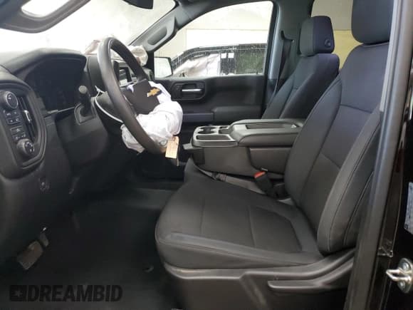 ✅ 2019 Chevrolet Silverado 1500 Custom • VIN: 1GCRYBEH9KZ406979 • Lot: 58942404. Wystawiony na Copart z przebiegiem 57 147 mil. Bezpłatny archiwum sprzedaży aukcyjnych z USA i szczegółowy raport historii pojazdu na DreamBid. Zdjęcie 7.