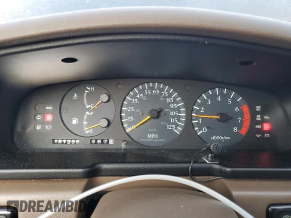 ✅ 1994 Nissan Maxima GXE • VIN: JN1HJ01F3RT244047 • Lot: 80753325. Wystawiony na Copart z przebiegiem 121 399 mil. Bezpłatny archiwum sprzedaży aukcyjnych z USA i szczegółowy raport historii pojazdu na DreamBid. Zdjęcie 9.