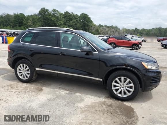 ✅ 2012 Volkswagen Touareg Lux • VIN: WVGEF9BP2CD011836 • Lot: 67299045. Wystawiony na Copart z przebiegiem 99 679 mil. Bezpłatny archiwum sprzedaży aukcyjnych z USA i szczegółowy raport historii pojazdu na DreamBid. Zdjęcie 4.