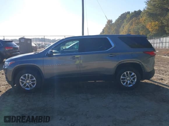 ✅ 2020 Chevrolet Traverse LS • VIN: 1GNERFKW7LJ125986 • Lot: 43445640. Wystawiony na IAAI z przebiegiem 93 583 mil. Bezpłatny archiwum sprzedaży aukcyjnych z USA i szczegółowy raport historii pojazdu na DreamBid. Zdjęcie 15.