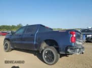 ✅ 2021 Chevrolet Silverado 1500 LT Trail Boss • VIN: 3GCPYFED8MG315183 • Lot: 70418424. Wystawiony na Copart z przebiegiem 77 205 mil. Bezpłatny archiwum sprzedaży aukcyjnych z USA i szczegółowy raport historii pojazdu na DreamBid. Zdjęcie 2.
