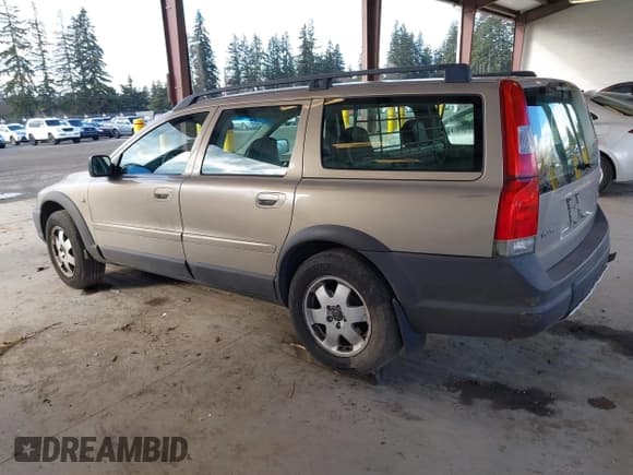 ✅ 2003 Volvo V70 XC70 • VIN: YV1SZ59H031107014 • Lot: 41550439. Listed on IAAI with Not provided. Free auction sales archive from the USA and detailed vehicle history report at DreamBid. Image 3.