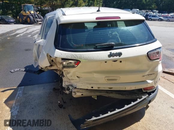 ✅ 2018 Jeep Compass Sport • VIN: 3C4NJCAB9JT151685 • Lot: 43142236. Listed on IAAI with 140,428 mi. Free auction sales archive from the USA and detailed vehicle history report at DreamBid. Image 17.