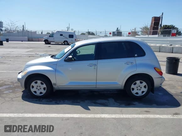 ✅ 2005 Chrysler PT Cruiser • VIN: 3C4FY48B05T569134 • Lot: 41957963. Listed on IAAI with 221,111 mi. Free auction sales archive from the USA and detailed vehicle history report at DreamBid. Image 14.