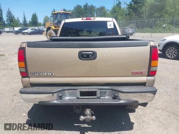 ✅ 2004 GMC Sierra 2500HD • VIN: 1GTHK23124F138414 • Lot: 42367150. Listed on IAAI with 261,121 mi. Free auction sales archive from the USA and detailed vehicle history report at DreamBid. Image 16.