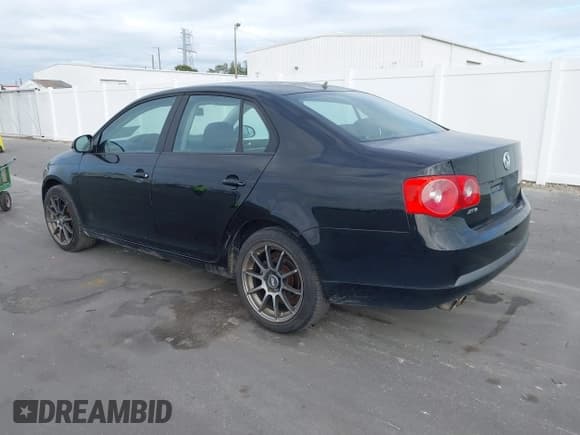 ✅ 2007 Volkswagen Jetta • VIN: 3VWGF71K67M150737 • Лот: 43896177. Опубликован ранее на IAAI с пробегом 206 412 миль. Бесплатный доступ к архиву аукционных продаж из США и подробный отчёт об истории автомобиля на DreamBid. Изображение 3.