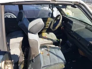 ✅ 1985 Volkswagen Golf • VIN: WVWCA0155FK017233 • Lot: 41983386. Wystawiony na IAAI z przebiegiem 209 428 mil. Bezpłatny archiwum sprzedaży aukcyjnych z USA i szczegółowy raport historii pojazdu na DreamBid. Zdjęcie 5.