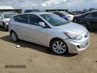 ✅ 2013 Hyundai Accent SE • VIN: KMHCU5AE4DU067560 • Лот: 67347774. Опубликован ранее на Copart с пробегом 46 044 миль. Бесплатный доступ к архиву аукционных продаж из США и подробный отчёт об истории автомобиля на DreamBid. Изображение 4.