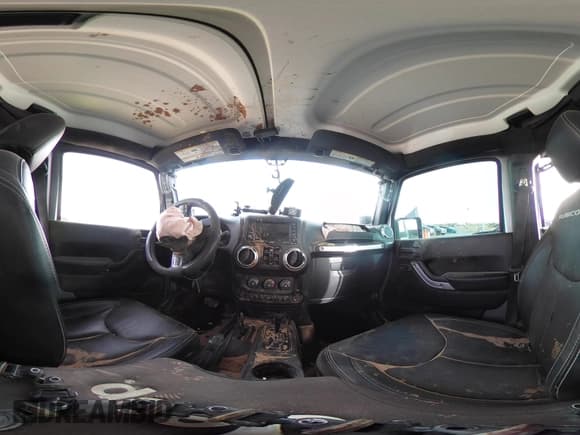 ✅ 2017 Jeep Wrangler Unlimited Rubicon • VIN: 1C4BJWFGXHL701569 • Lot: 41567344. Wystawiony na IAAI z przebiegiem 57 754 mil. Bezpłatny archiwum sprzedaży aukcyjnych z USA i szczegółowy raport historii pojazdu na DreamBid. Zdjęcie 18.