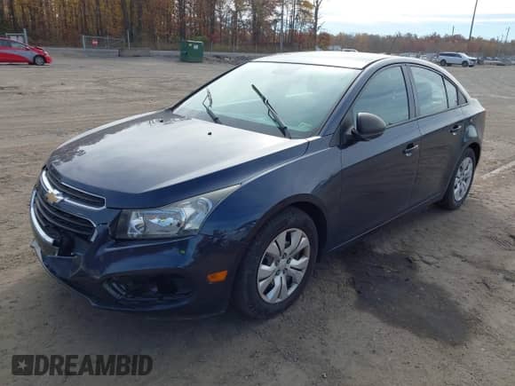 2015 Chevrolet Cruze LS z VIN 1G1PA5SH7F7259010, wystawiony jako IAAI lot #43609681 z przebiegiem 93 417 mil mil oraz . Historia ofert i sprzedaży dostępna na DreamBid. Obrazek 2.