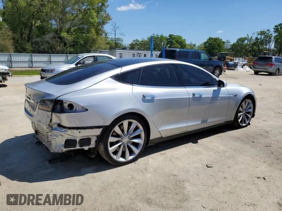 ✅ 2012 Tesla Model S Performance • VIN: 5YJSA1DP4CFS00811 • Lot: 50687065. Wystawiony na Copart z przebiegiem 58 846 mil. Bezpłatny archiwum sprzedaży aukcyjnych z USA i szczegółowy raport historii pojazdu na DreamBid. Zdjęcie 3.