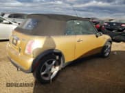✅ 2005 MINI Convertible • VIN: WMWRF33475TG11672 • Lot: 74215254. Wystawiony na Copart z przebiegiem 122 021 mil. Bezpłatny archiwum sprzedaży aukcyjnych z USA i szczegółowy raport historii pojazdu na DreamBid. Zdjęcie 3.