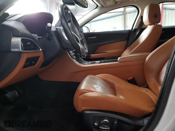 ✅ 2018 Jaguar XE • VIN: SAJAN4EV0JCP17663 • Lot: 58224135. Listed on Copart with 28,467 mi. Free auction sales archive from the USA and detailed vehicle history report at DreamBid. Image 7.