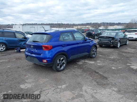 ✅ 2023 Hyundai Venue Limited • VIN: KMHRC8A33PU257464 • Lot: 41745001. Listed on IAAI with 8,264 mi. Free auction sales archive from the USA and detailed vehicle history report at DreamBid. Image 4.