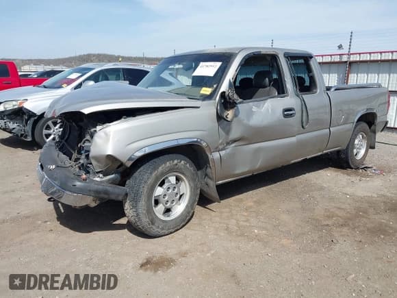 ✅ 2003 Chevrolet Silverado 1500 LS • VIN: 2GCEC19T331345774 • Lot: 41782912. Listed on IAAI with 372,412 mi. Free auction sales archive from the USA and detailed vehicle history report at DreamBid. Image 2.