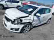 ✅ 2013 Chevrolet Sonic LTZ • VIN: 1G1JF6SG6D4235476 • Лот: 41758012. Размещён на IAAI с пробегом 173 093 миль миль. Получите бесплатный доступ к архиву аукционных продаж из США и посмотрите подробный отчёт об истории автомобиля на DreamBid. Изображение 2.