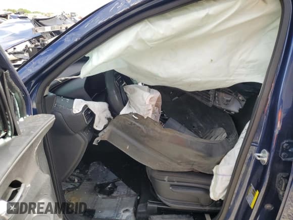 ✅ 2019 Hyundai Santa Fe SE • VIN: 5NMS23AD9KH027450 • Lot: 60920094. Wystawiony na Copart z przebiegiem Nie podano. Bezpłatny archiwum sprzedaży aukcyjnych z USA i szczegółowy raport historii pojazdu na DreamBid. Zdjęcie 7.