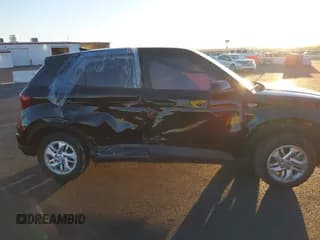 ✅ 2022 Hyundai Venue SE • VIN: KMHRB8A32NU186225 • Lot: 41352090. Wystawiony na IAAI z przebiegiem 43 767 mil. Bezpłatny archiwum sprzedaży aukcyjnych z USA i szczegółowy raport historii pojazdu na DreamBid. Zdjęcie 6.