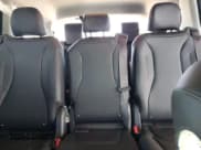 ✅ 2025 Kia Carnival LXS • VIN: KNDNB5K36S6520806 • Lot: 69186445. Wystawiony na Copart z przebiegiem 10 643 mil. Bezpłatny archiwum sprzedaży aukcyjnych z USA i szczegółowy raport historii pojazdu na DreamBid. Zdjęcie 10.