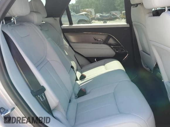 ✅ 2023 Land Rover Range Rover Sport SE • VIN: SAL1P9EU6PA148473 • Lot: 83817495. Wystawiony na Copart z przebiegiem 5 511 mil. Bezpłatny archiwum sprzedaży aukcyjnych z USA i szczegółowy raport historii pojazdu na DreamBid. Zdjęcie 11.