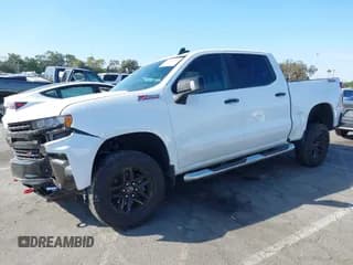 ✅ 2021 Chevrolet Silverado 1500 LT Trail Boss • VIN: 3GCPYFEDXMG331319 • Lot: 43299606. Wystawiony na IAAI z przebiegiem 47 871 mil. Bezpłatny archiwum sprzedaży aukcyjnych z USA i szczegółowy raport historii pojazdu na DreamBid. Zdjęcie 2.