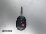 ✅ 2022 Toyota Tacoma SR • VIN: 3TYSZ5AN0NT079104 • Lot: 41516590. Wystawiony na IAAI z przebiegiem 22 203 mil. Bezpłatny archiwum sprzedaży aukcyjnych z USA i szczegółowy raport historii pojazdu na DreamBid. Zdjęcie 11.