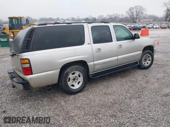 ✅ 2004 Chevrolet Suburban LT • VIN: 1GNEC16Z64J179774 • Лот: 41562209. Опубликован ранее на IAAI с пробегом Не указан. Бесплатный доступ к архиву аукционных продаж из США и подробный отчёт об истории автомобиля на DreamBid. Изображение 4.