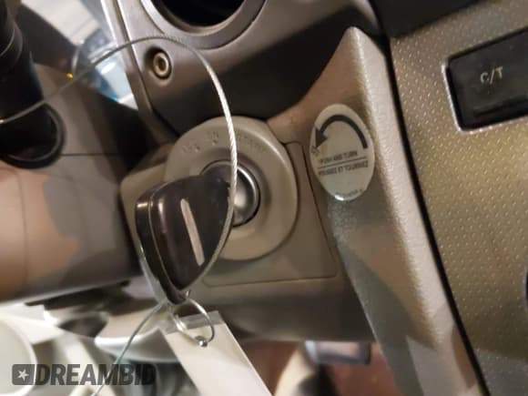 ✅ 2006 Jeep Commander • VIN: 1J8HH48N46C145951 • Лот: 41015119. Опубликован ранее на IAAI с пробегом 201 018 миль. Бесплатный доступ к архиву аукционных продаж из США и подробный отчёт об истории автомобиля на DreamBid. Изображение 11.