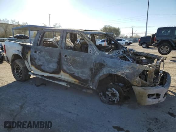 ✅ 2021 Ram 2500 Laramie • VIN: 3C6UR5FL6MG658355 • Lot: 87945305. Wystawiony na Copart z przebiegiem Nie podano. Bezpłatny archiwum sprzedaży aukcyjnych z USA i szczegółowy raport historii pojazdu na DreamBid. Zdjęcie 4.