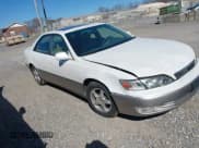 ✅ 1997 Lexus ES 300 • VIN: JT8BF22G1V5007593 • Lot: 41826563. Listed on IAAI with 327,452 mi. Free auction sales archive from the USA and detailed vehicle history report at DreamBid. Image 1.