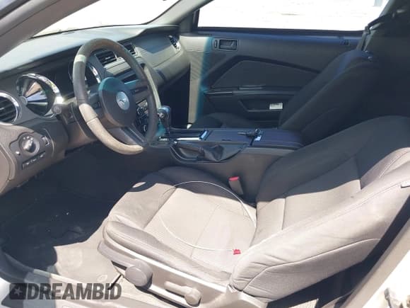 ✅ 2011 Ford Mustang V6 • VIN: 1ZVBP8AM8B5155984 • Lot: 41945207. Listed on IAAI with 157,352 mi. Free auction sales archive from the USA and detailed vehicle history report at DreamBid. Image 5.