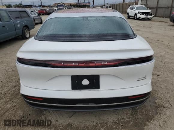 ✅ 2023 Lucid Air Touring • VIN: 50EA1TEA1PA001825 • Lot: 81872975. Wystawiony na Copart z przebiegiem 62 572 mil. Bezpłatny archiwum sprzedaży aukcyjnych z USA i szczegółowy raport historii pojazdu na DreamBid. Zdjęcie 6.