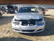 ✅ 2011 BMW 3 Series 328i • VIN: WBAPH5G57BNM76013 • Lot: 43526444. Wystawiony na IAAI z przebiegiem 103 681 mil. Bezpłatny archiwum sprzedaży aukcyjnych z USA i szczegółowy raport historii pojazdu na DreamBid. Zdjęcie 12.